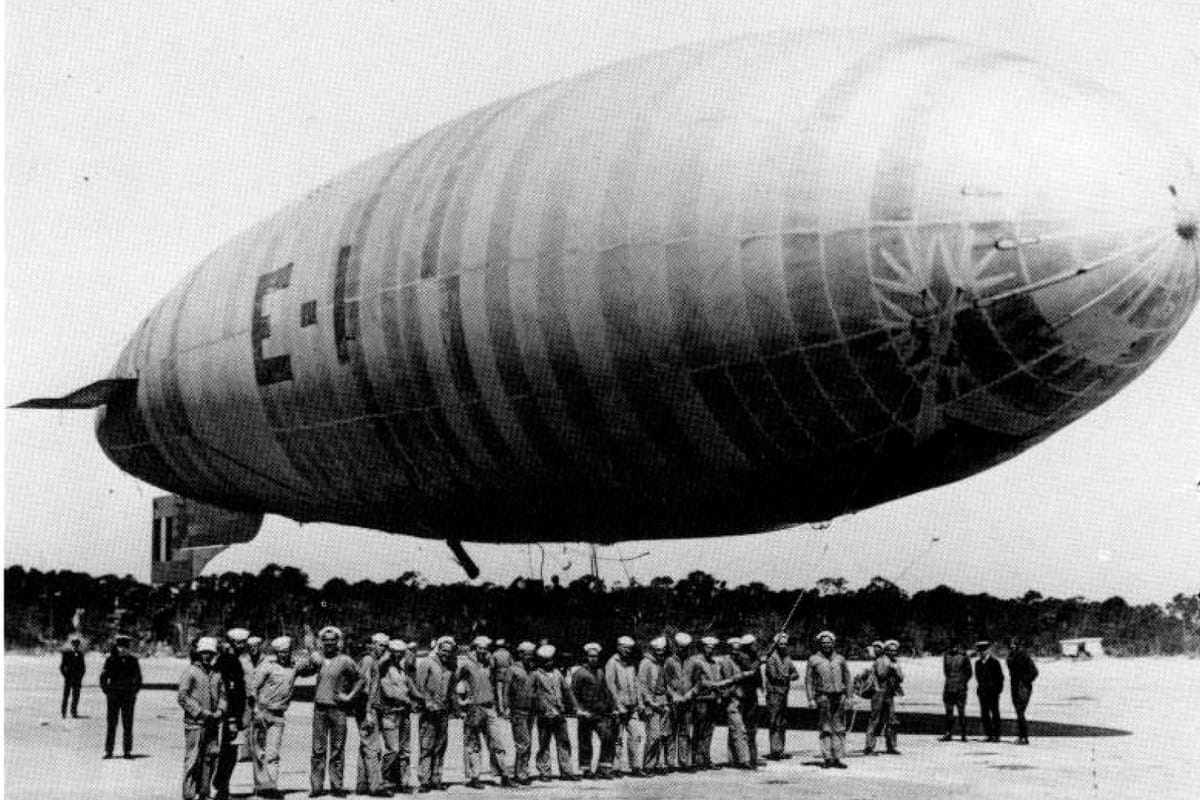 E-class blimp