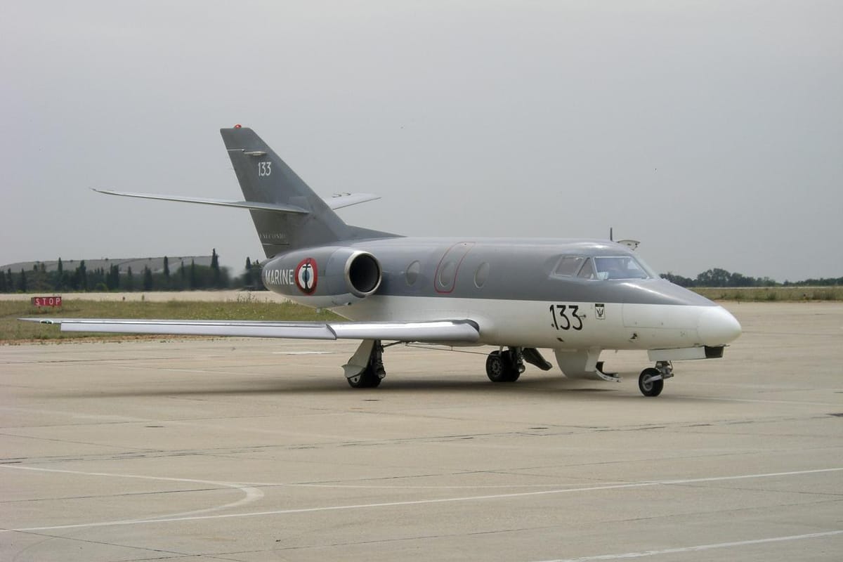 Dassault Falcon 10