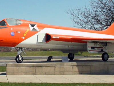 Douglas F5D Skylancer