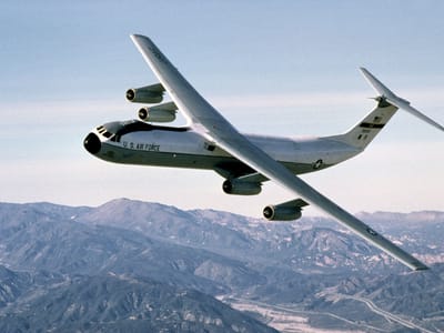 Lockheed C-141 Starlifter