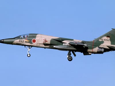 Mitsubishi F-1