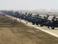 Boeing AH-64 Apache - Image 5