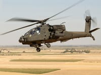 Boeing AH-64 Apache - Image 6