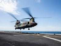 Boeing CH-47 Chinook - Image 2