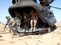 Boeing CH-47 Chinook - Image 26