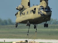 Boeing CH-47 Chinook - Image 5