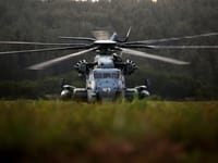 Sikorsky CH-53E Super Stallion - Image 16