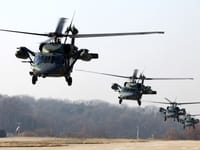 Sikorsky UH-60 Black Hawk - Image 2