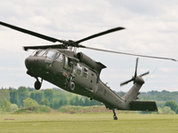 Sikorsky UH-60 Black Hawk - Image 22