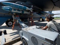 Boeing B-52 Stratofortress - Image 2