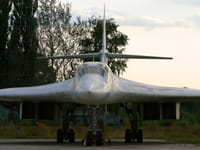 Tupolev Tu-160 - Image 9