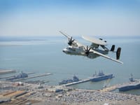 Grumman E-2 Hawkeye - Image 3