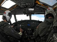 Grumman E-2 Hawkeye - Image 20