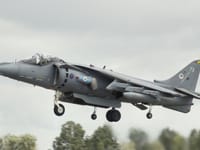 Harrier jump jet - Image 6