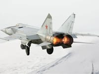 Mikoyan-Gurevich MiG-25 - Image 8