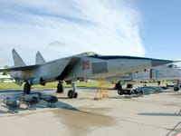Mikoyan-Gurevich MiG-25 - Image 12