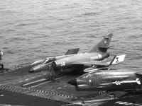 Vought F-8E(FN) Crusader - Image 8