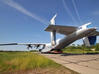 Antonov An-22 - Image 8