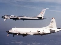 Tupolev Tu-142 - Image 3