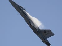 McDonnell Douglas F/A-18 Hornet - Image 5