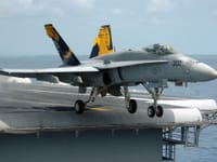McDonnell Douglas F/A-18 Hornet - Image 6