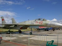 Sukhoi Su-27 - Image 5