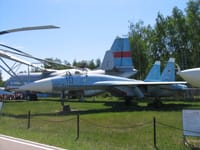Sukhoi Su-27 - Image 23