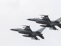 General Dynamics F-16 Fighting Falcon - Image 17