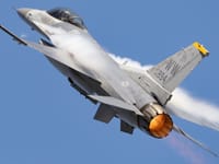 General Dynamics F-16 Fighting Falcon - Image 29