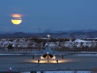 Kawasaki T-4 - Image 9