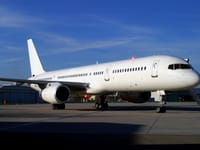 Boeing C-32 - Image 6