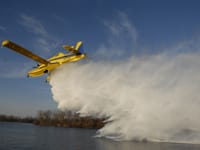 Air Tractor AT-802 - Image 2